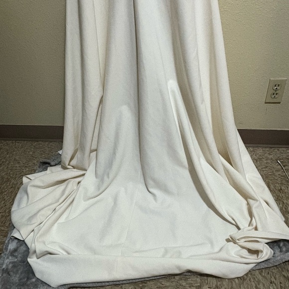 Vagabond Off White Medusa Wedding Dress - Picture 9 of 13